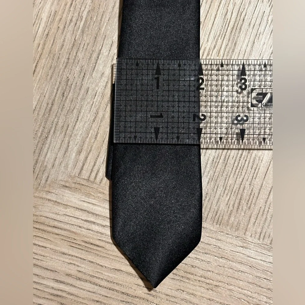 N/A elegant black